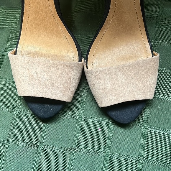 Zara size 38 color-block open toe/closed back heels - Picture 3 of 9